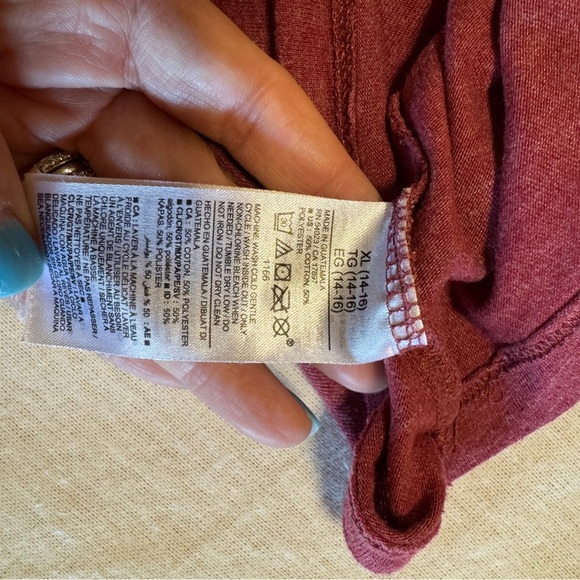 Old Navy Girls Unite Maroon T-Shirt Size XL 14/16 - Picture 3 of 4
